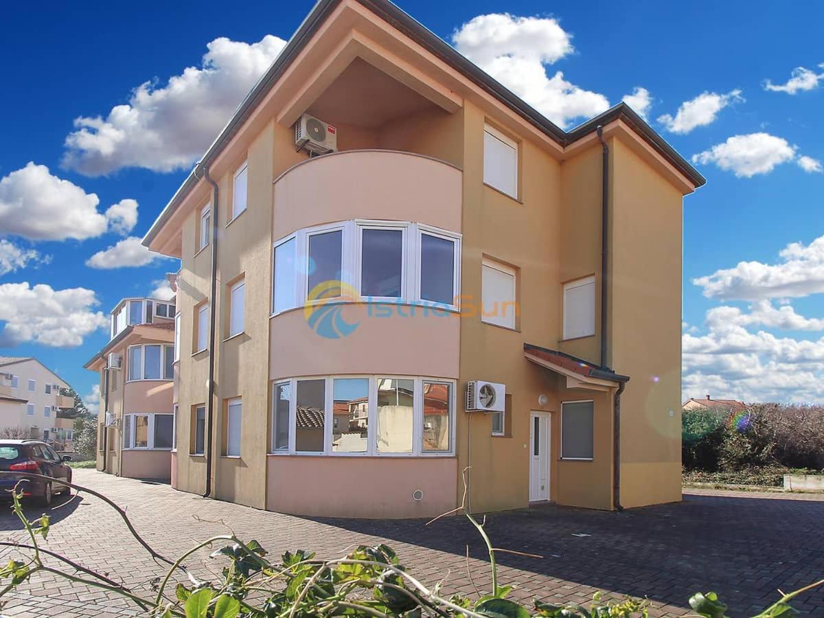 Apartments Bardak Ližnjan エクステリア 写真