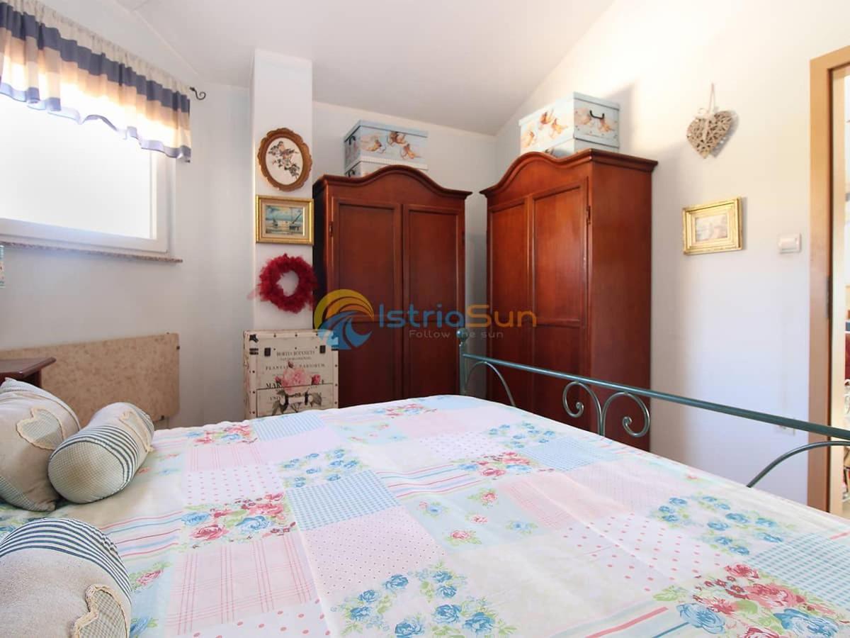 Apartments Bardak Ližnjan エクステリア 写真